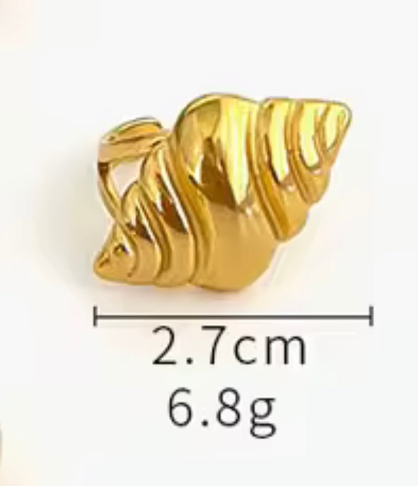 Croissant Ring