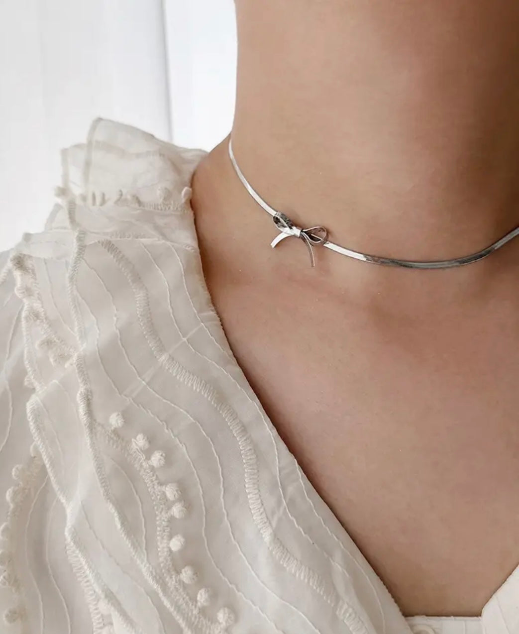 Bow choker