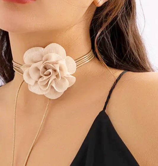 Rosita cream / Choker