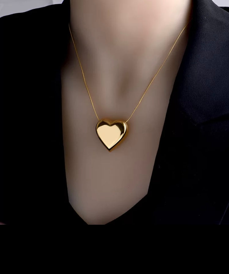 Amor Necklace