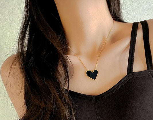 Black heart Necklace